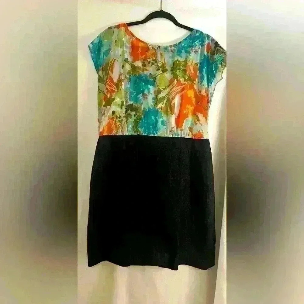 Dress Barn Knee Length Dress. Size 16 Petite